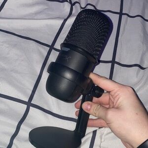 Sleek Black USB Microphone for Professional Audio